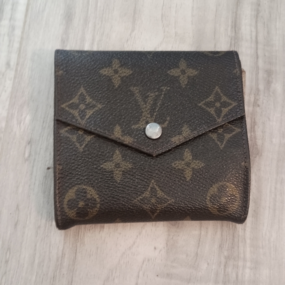 Louis Vuitton Monogram Elise Compact Wallet